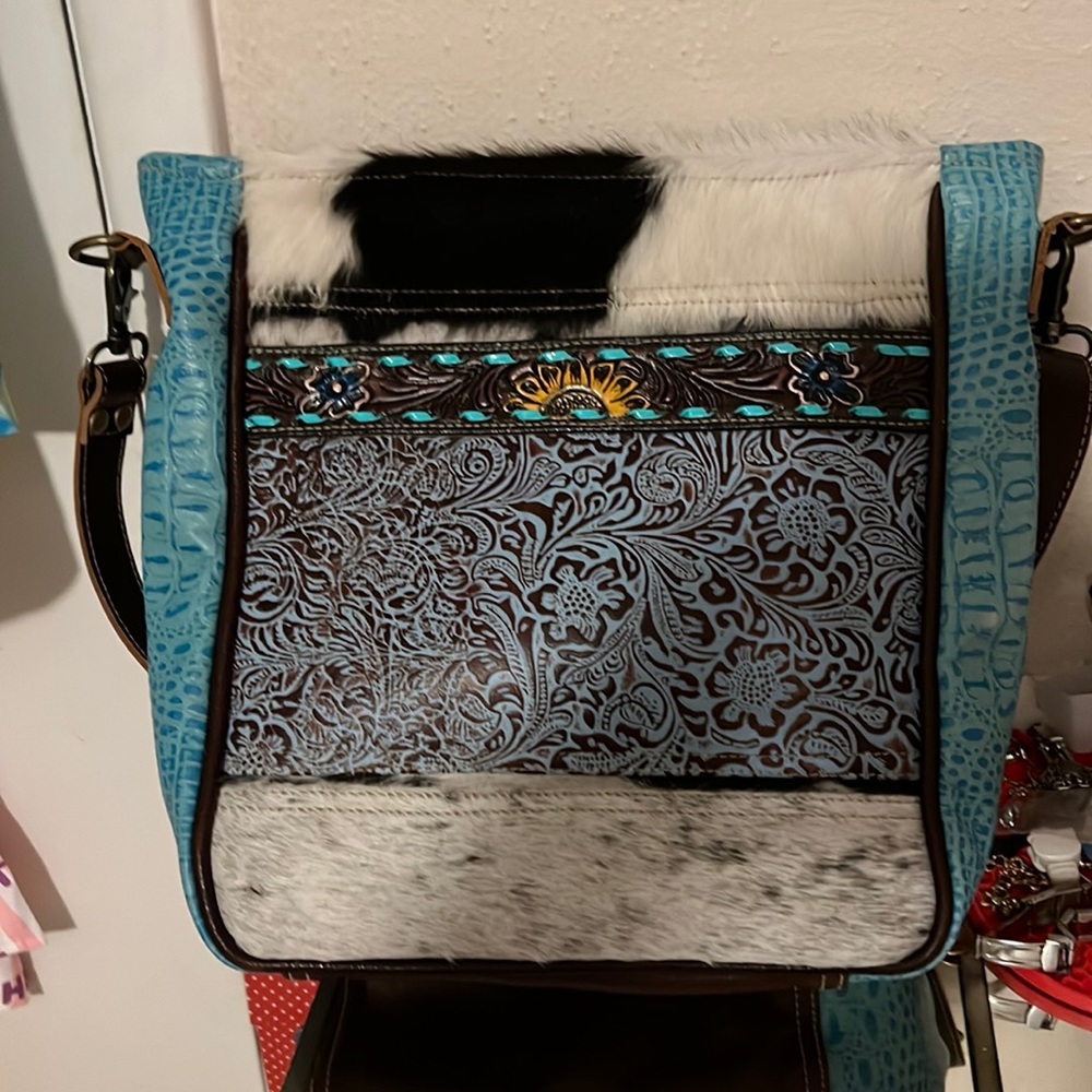 Myra Bag great condition smoke free house use only 3 times